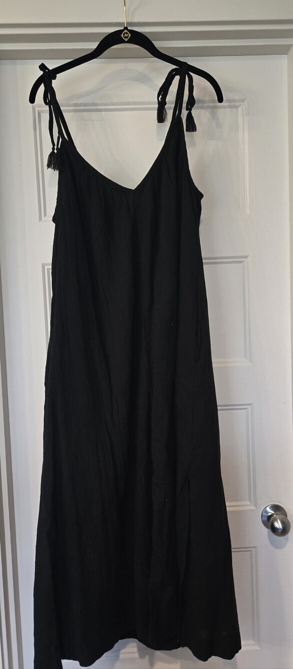 NWT! Old Navy Black Tie-Shoulder Maxi Dress With Pockets. Size M - Picture 5 of 6